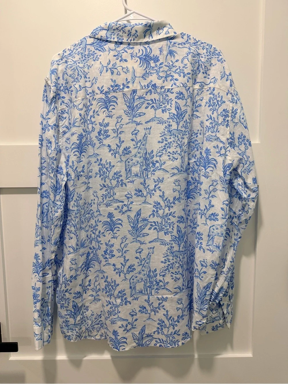 Lilly Pulitzer Men's White Shirt with Blue Floral Animal Print - Picture 3 of 5
